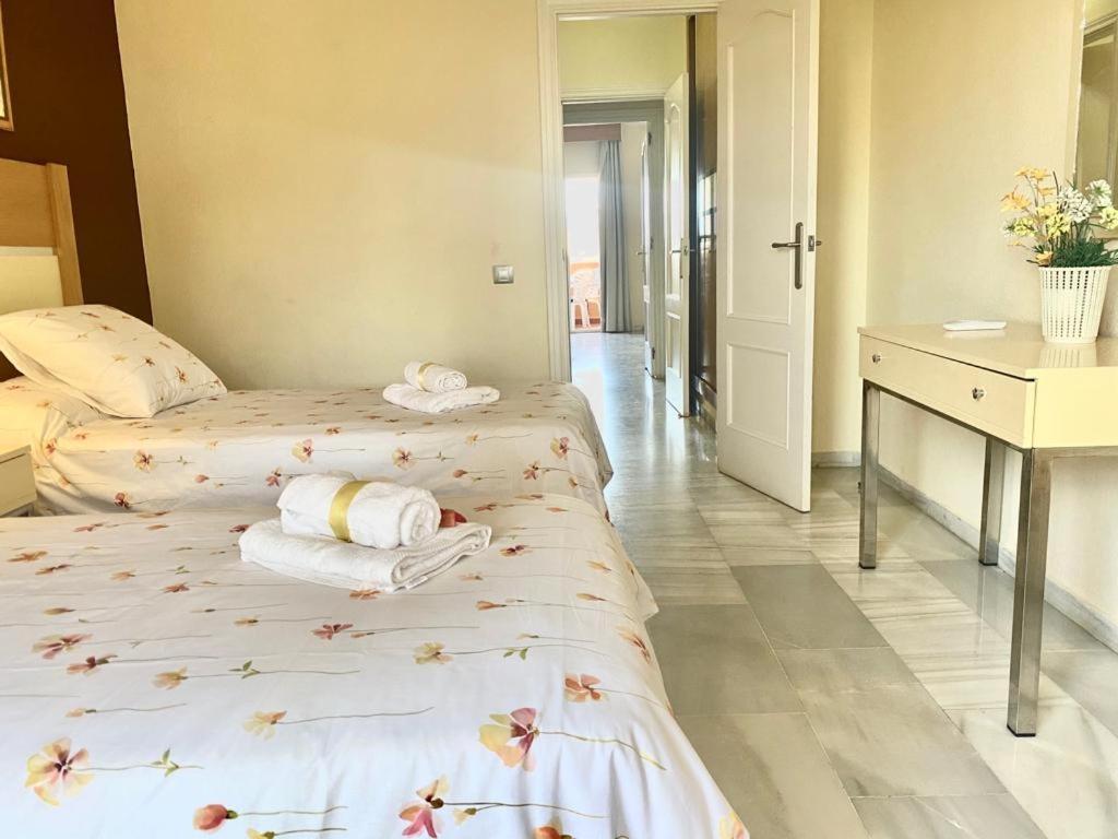 Oasis Apartment Михас Экстерьер фото